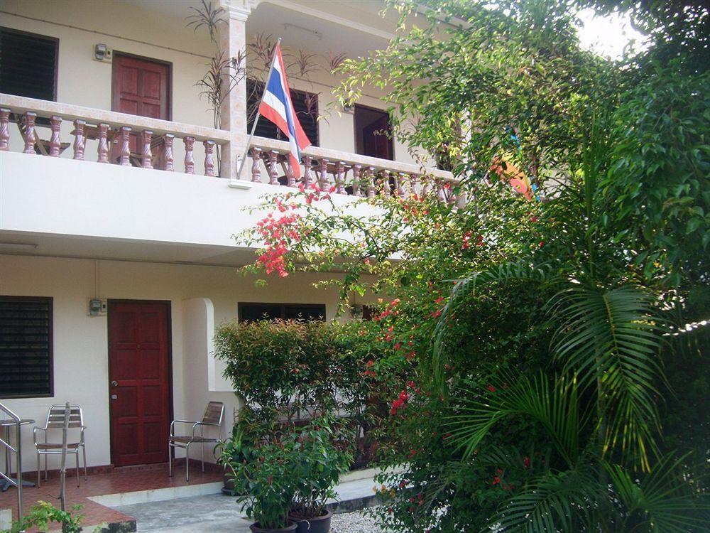 Patong Peace Hostel Luaran gambar