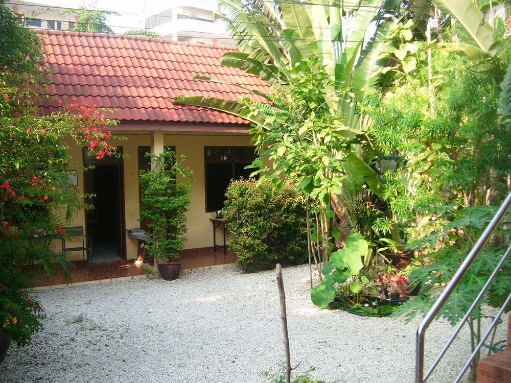 Patong Peace Hostel Luaran gambar