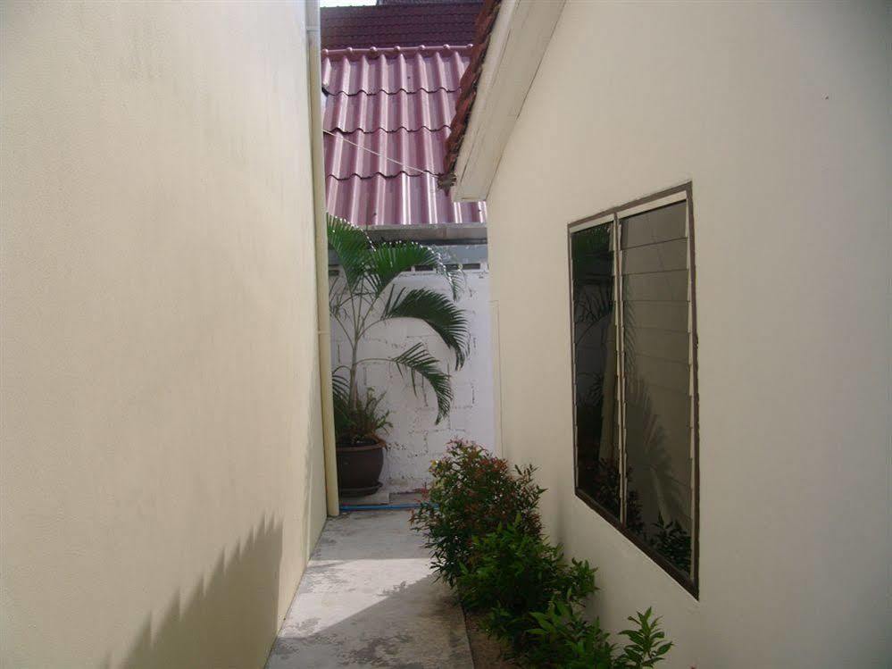 Patong Peace Hostel Luaran gambar