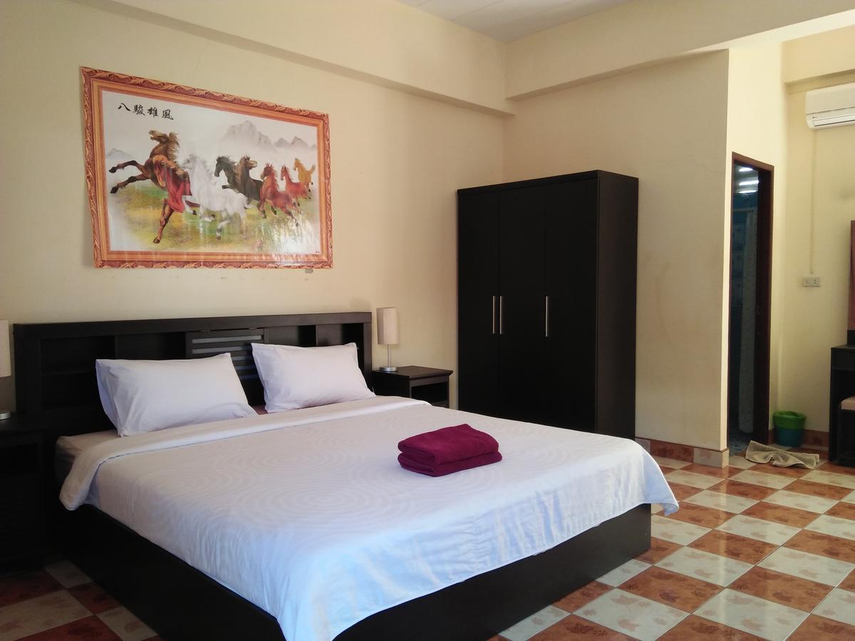 Patong Peace Hostel Luaran gambar