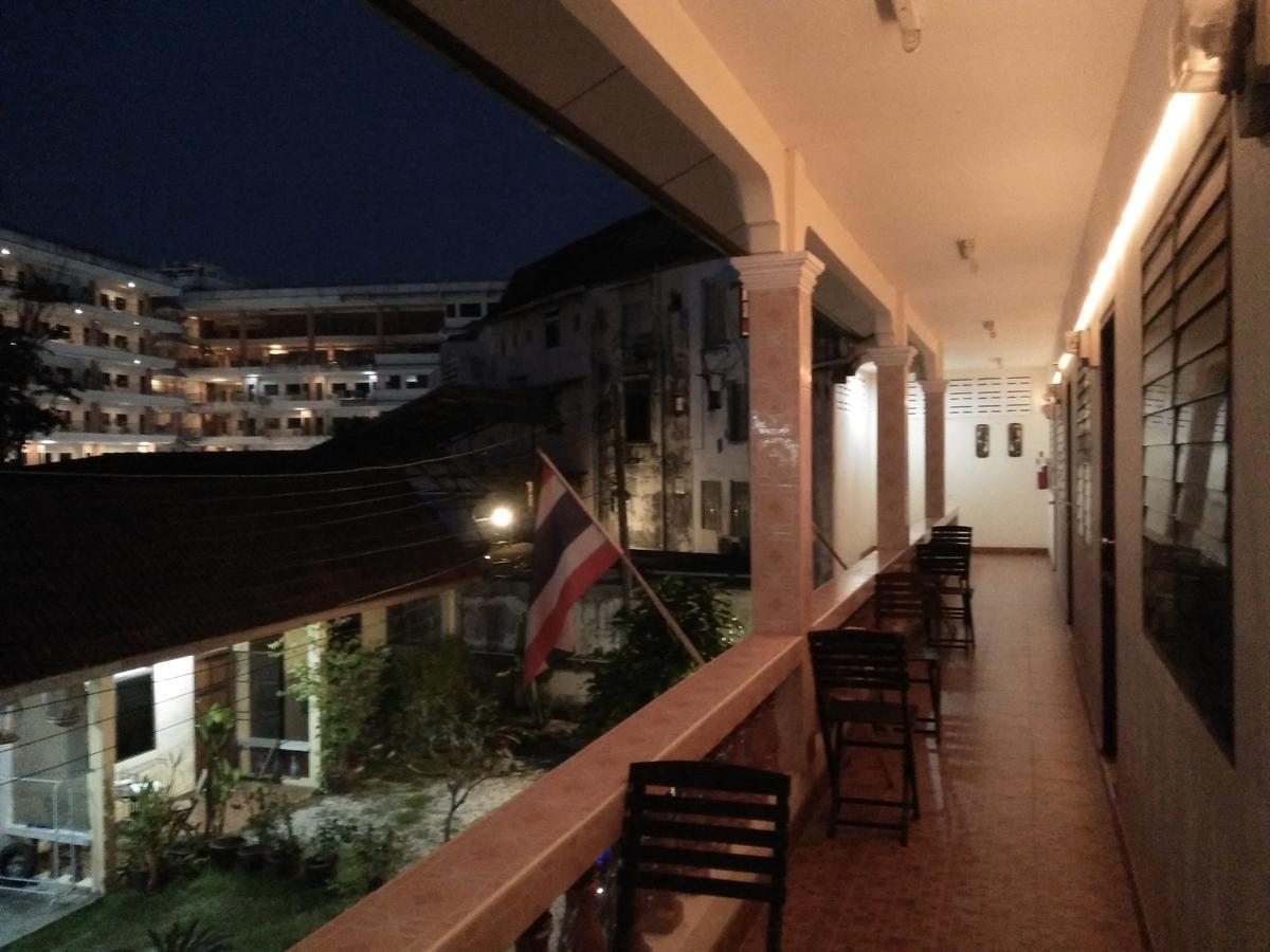 Patong Peace Hostel Luaran gambar
