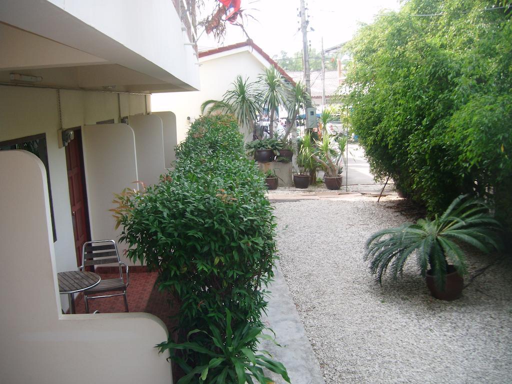 Patong Peace Hostel Luaran gambar